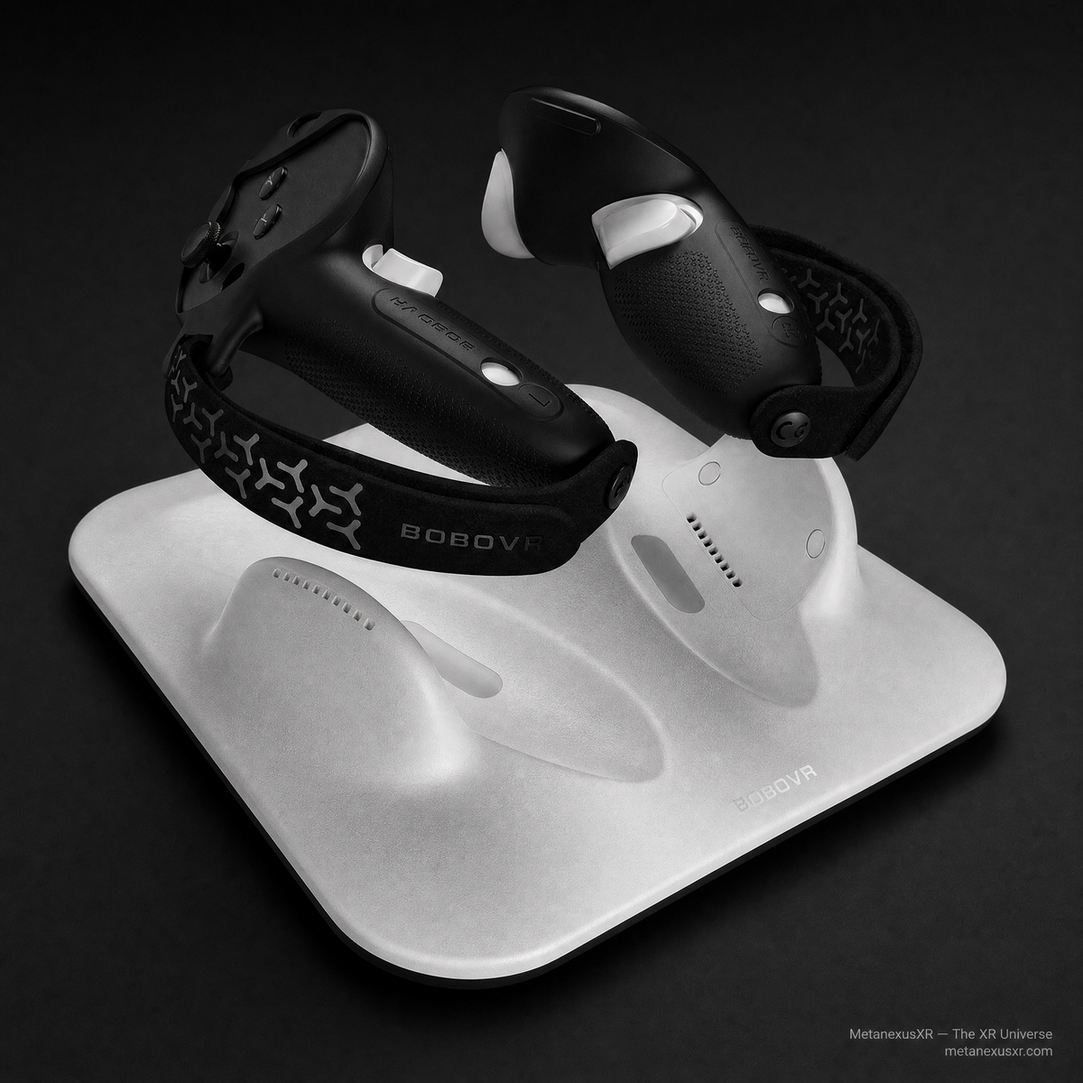 BOBOVR CD3 controller charging dock - front view, SKU 6807003351A